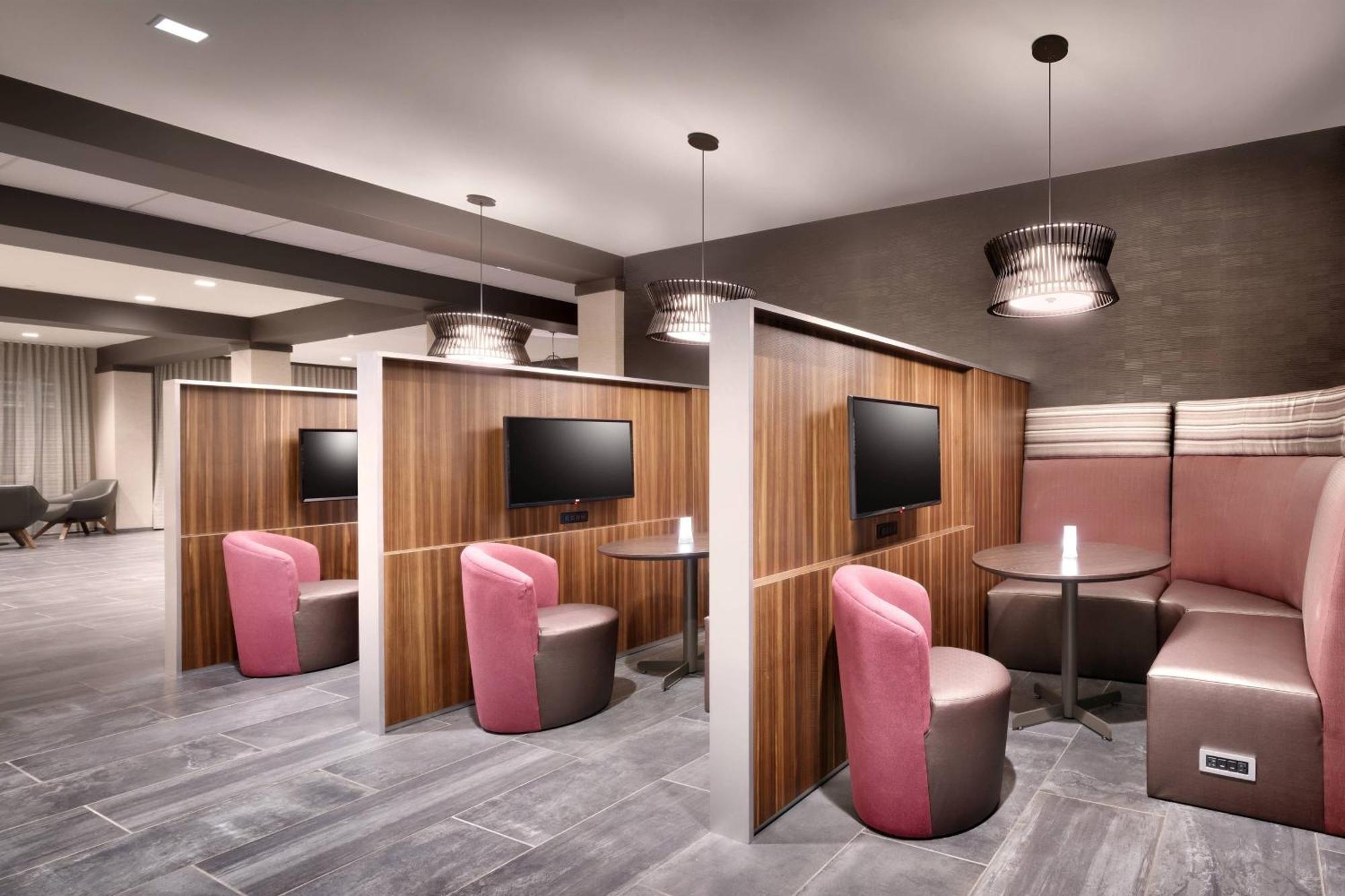 Courtyard By Marriott Atlanta Duluth Downtown Hotel Bagian luar foto