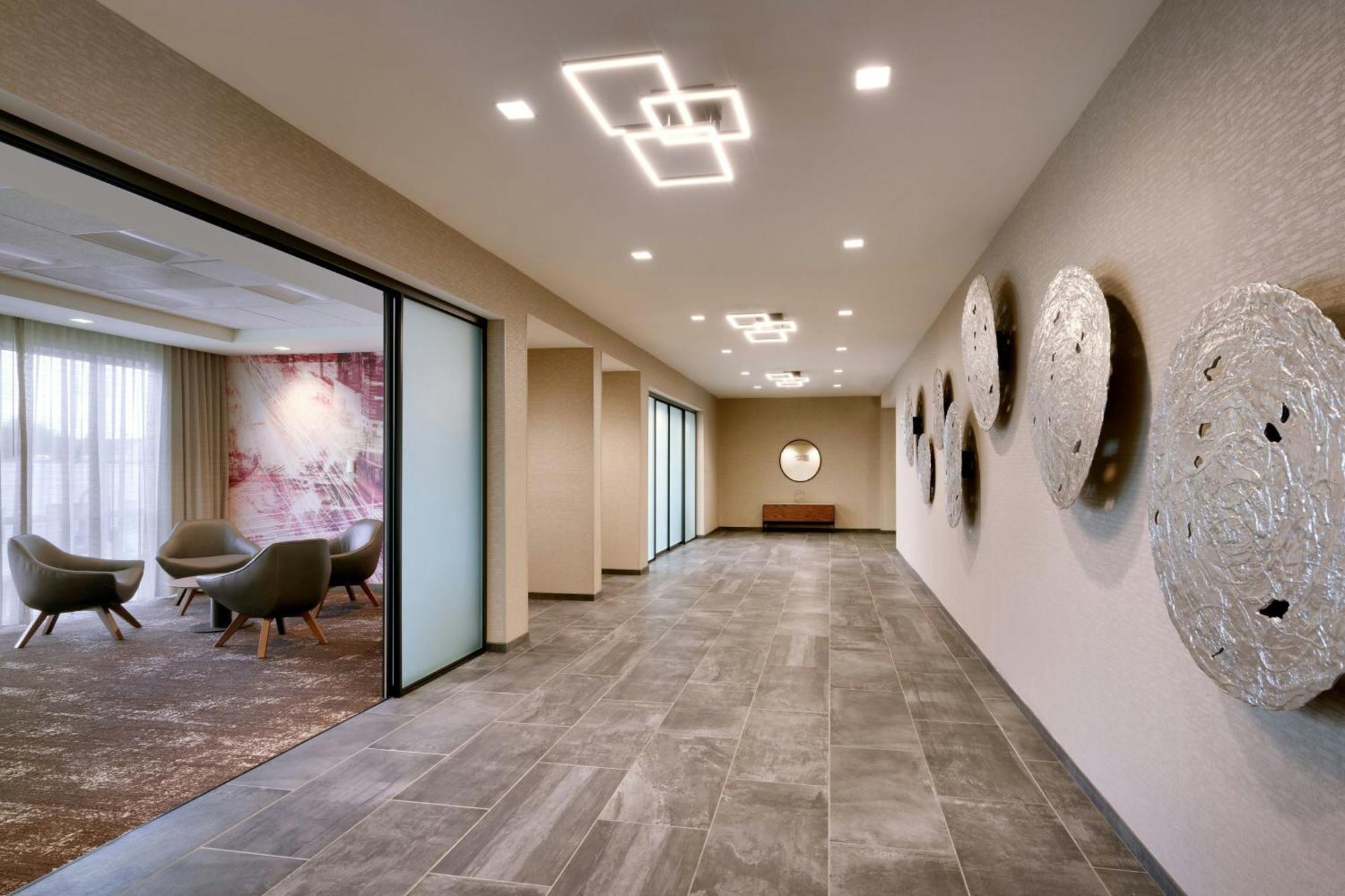 Courtyard By Marriott Atlanta Duluth Downtown Hotel Bagian luar foto