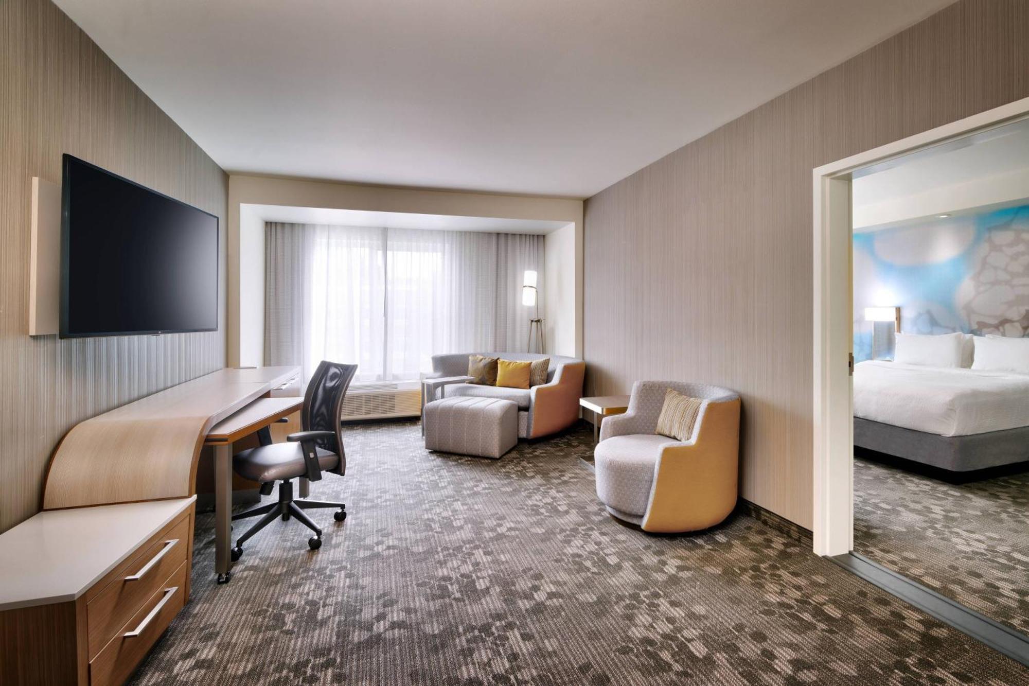 Courtyard By Marriott Atlanta Duluth Downtown Hotel Bagian luar foto