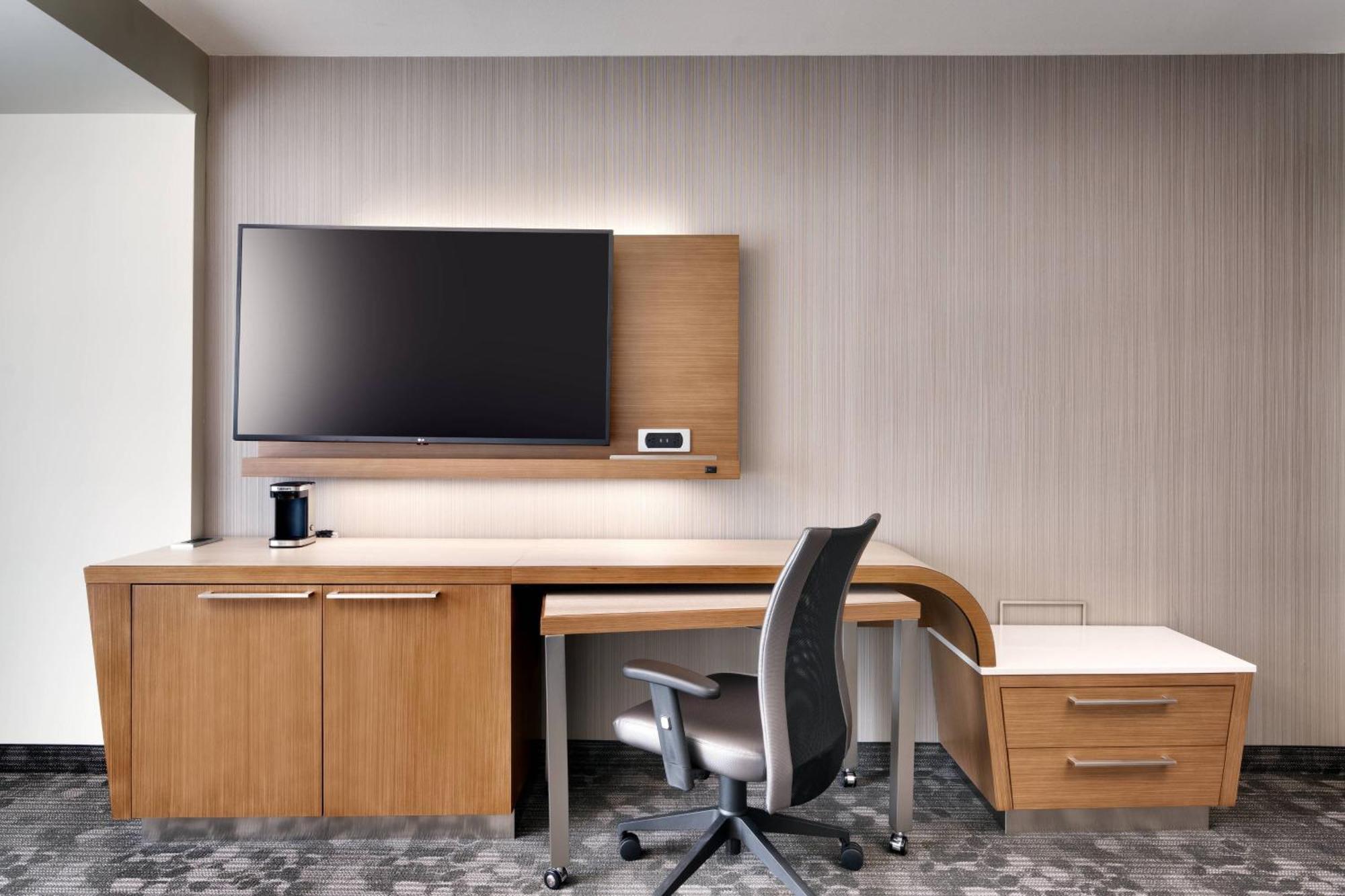 Courtyard By Marriott Atlanta Duluth Downtown Hotel Bagian luar foto