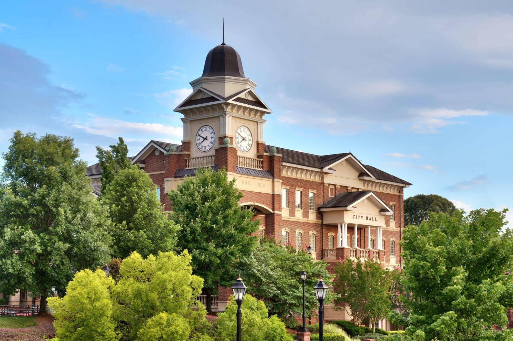Courtyard By Marriott Atlanta Duluth Downtown Hotel Bagian luar foto