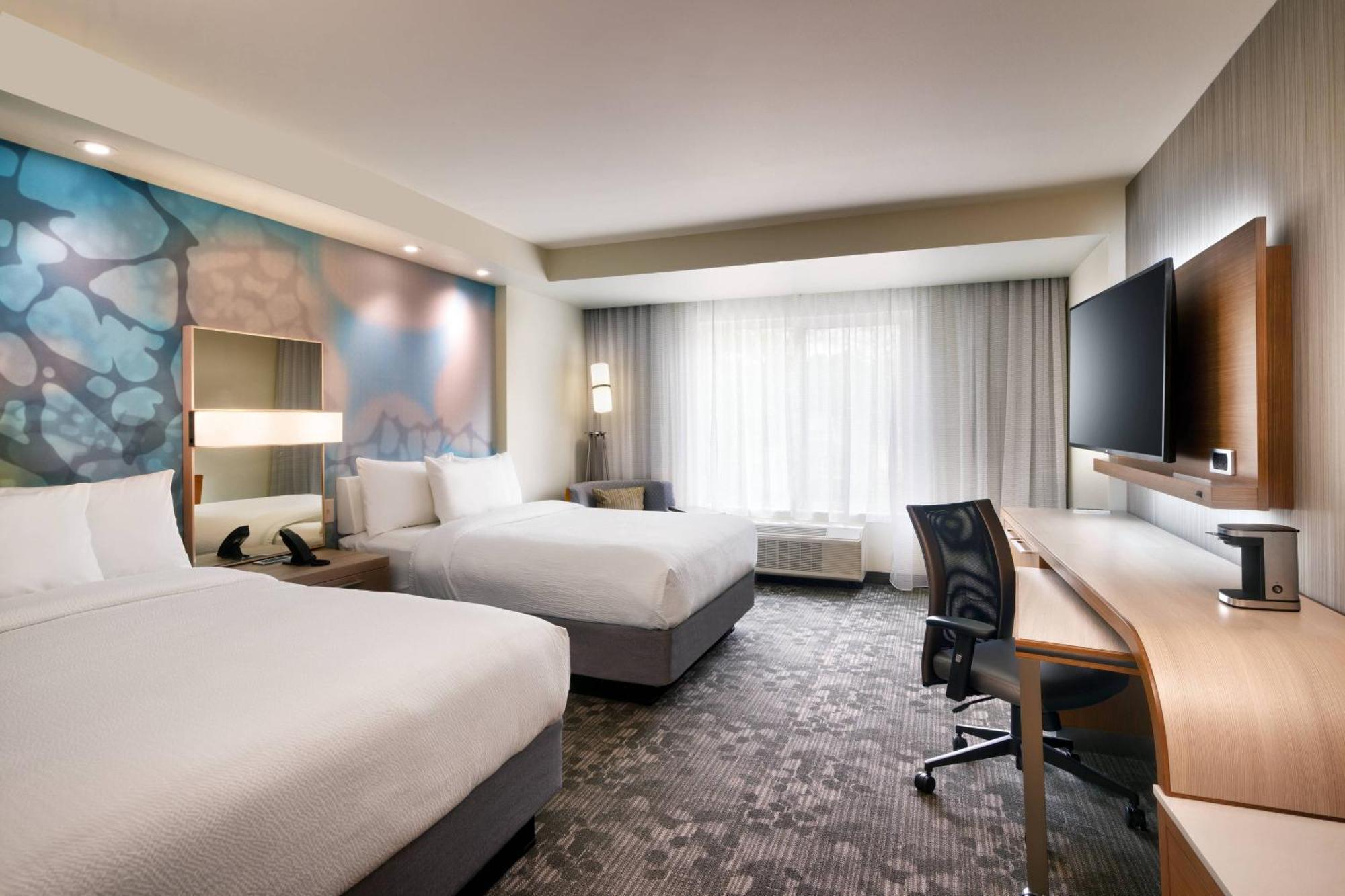 Courtyard By Marriott Atlanta Duluth Downtown Hotel Bagian luar foto